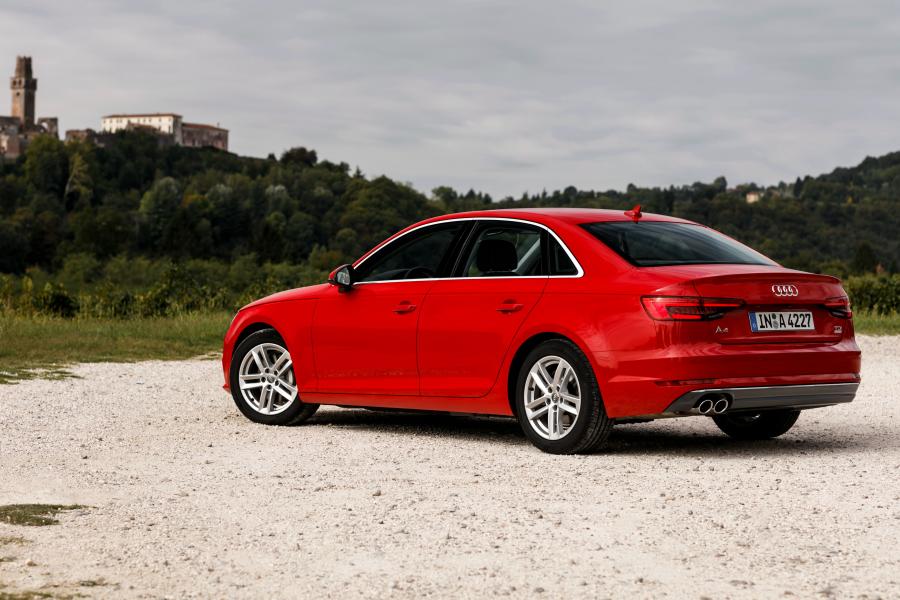  Audi A4 2.0 TDI Ultra (B9) 2015 года  (WW) (фото 13 из 23)